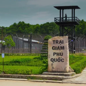 Nhà tù phú quốc