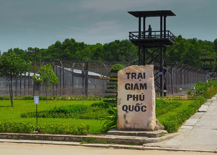 Nhà tù phú quốc